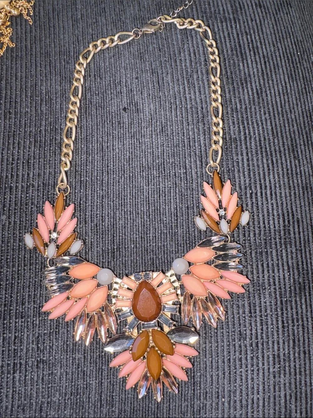 18-Fashion Statement Necklace Womens OS Pink Brown Good Crystal Gold Tone Bib